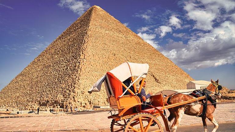 Giza Piramitleri